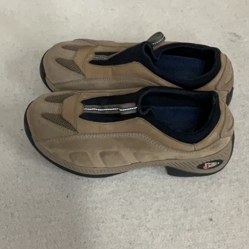 EUC woman’s George Strait JUSTIN shoes
